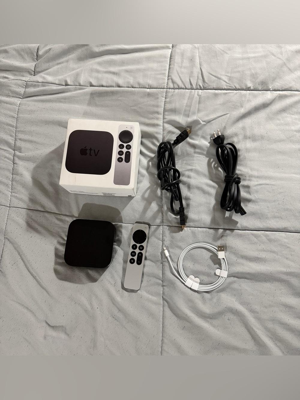 Apple TV 4K 2nd Gen A2169 32GB Media Streamer Remote A2540 Updated Reset - NICE!